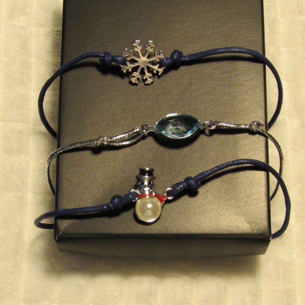 AVON Tis the Season 3 Bracelet Set